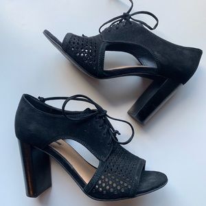 Tahari Megyn Sandal Bootie size 6.5 black